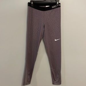 Nike Pro Women’s DriFit Leggings Size L